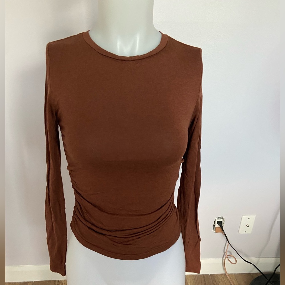 Light long sleeve sweater 🐻